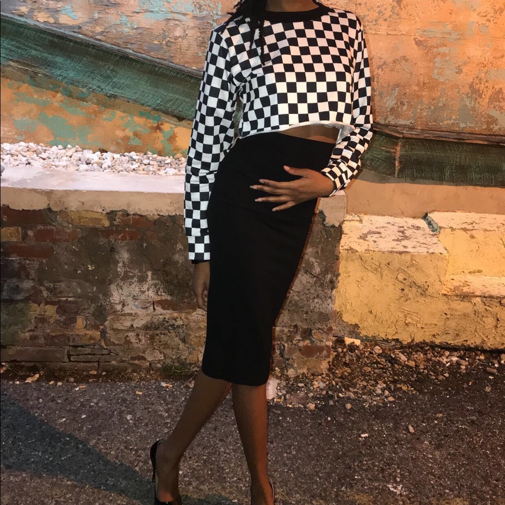 Crew neck check patterned crop sweater